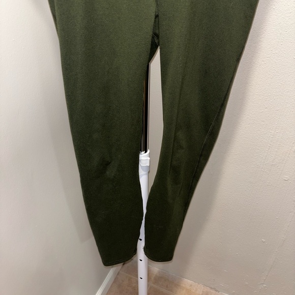 Fabletics Dark Green Leggings - Picture 3 of 5